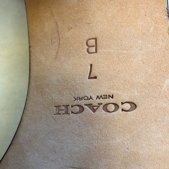 NWT Coach heels. Silver accents. Size 7. - Picture 4 of 5